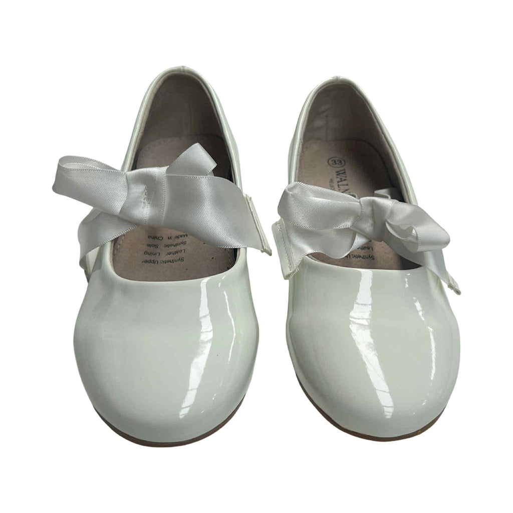 Walnut ANNIE BOW BALLET (Patent White) S.33